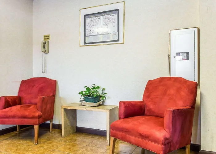 Inn Townhouse Salem - 2*