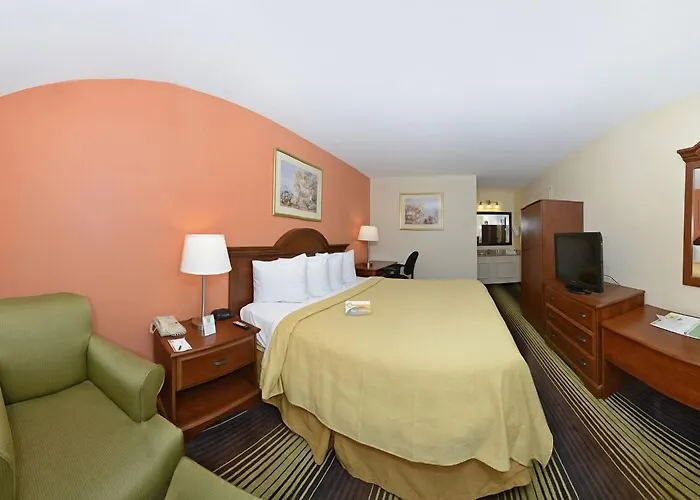 Inn Townhouse Salem - Winston-Salem