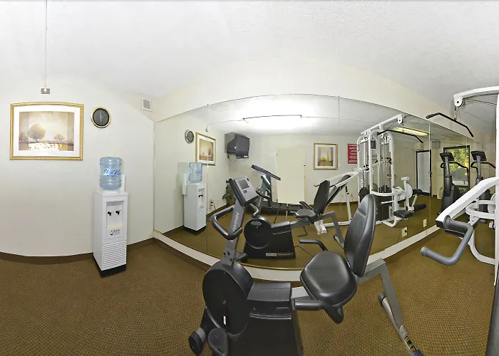 Townhouse Salem - Inn Winston-Salem