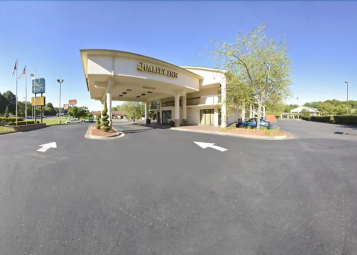 Townhouse Salem - Inn Winston-Salem