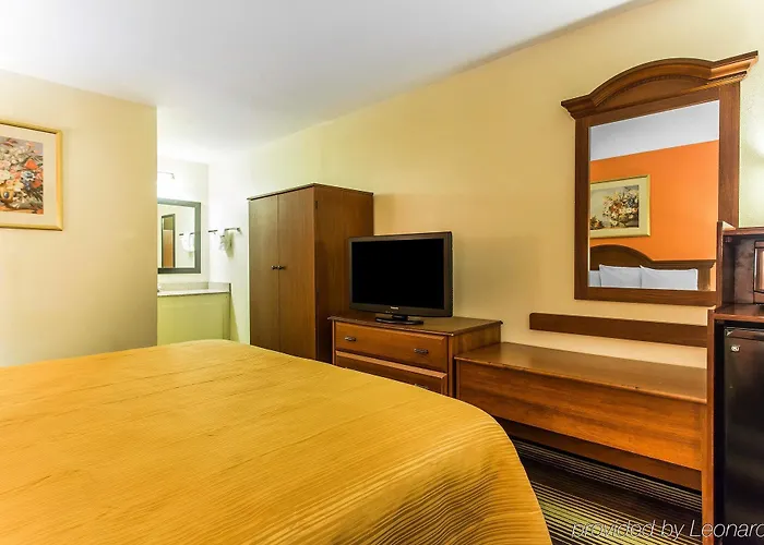Townhouse Salem - Winston-Salem